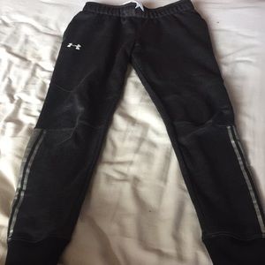Dark grey under Armour joggers